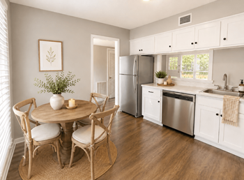 Large eat-in kitchen w/ stainless steel appliances